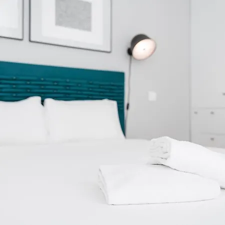 Apartment Guestready - Colorful Near Agosto Station *