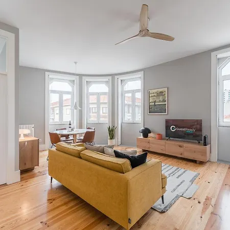 Apartment Guestready - Colorful Near Agosto Station