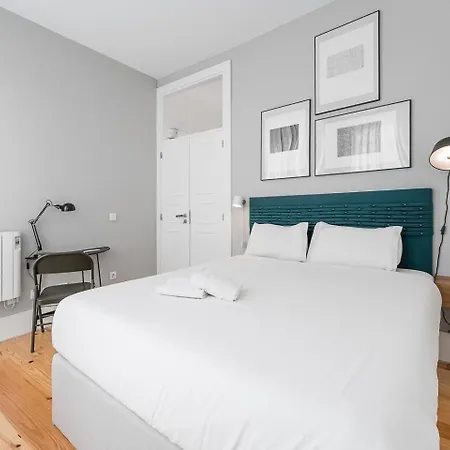 Guestready - Colorful Near Agosto Station Apartment Porto