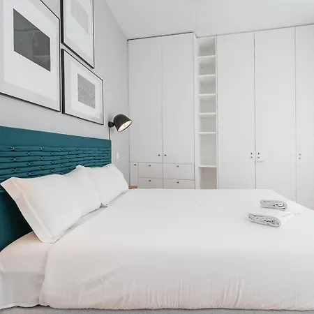 Apartment Guestready - Colorful Near Agosto Station *