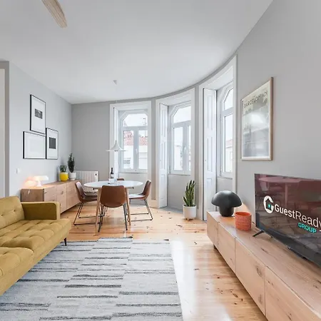 Guestready - Colorful Near Agosto Station
